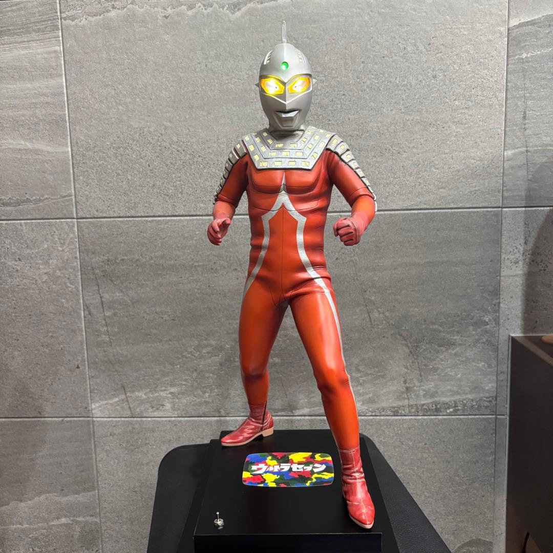 海洋堂　メガソフビ　ウルトラセブン　パラノイア工房　電飾究極完成品
