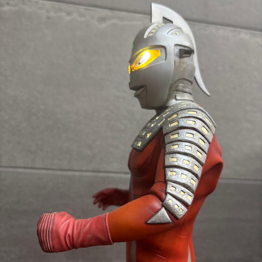 海洋堂　メガソフビ　ウルトラセブン　パラノイア工房　電飾究極完成品