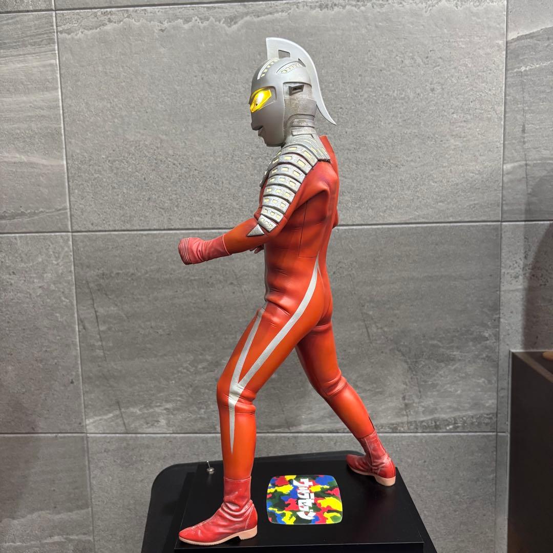 海洋堂　メガソフビ　ウルトラセブン　パラノイア工房　電飾究極完成品