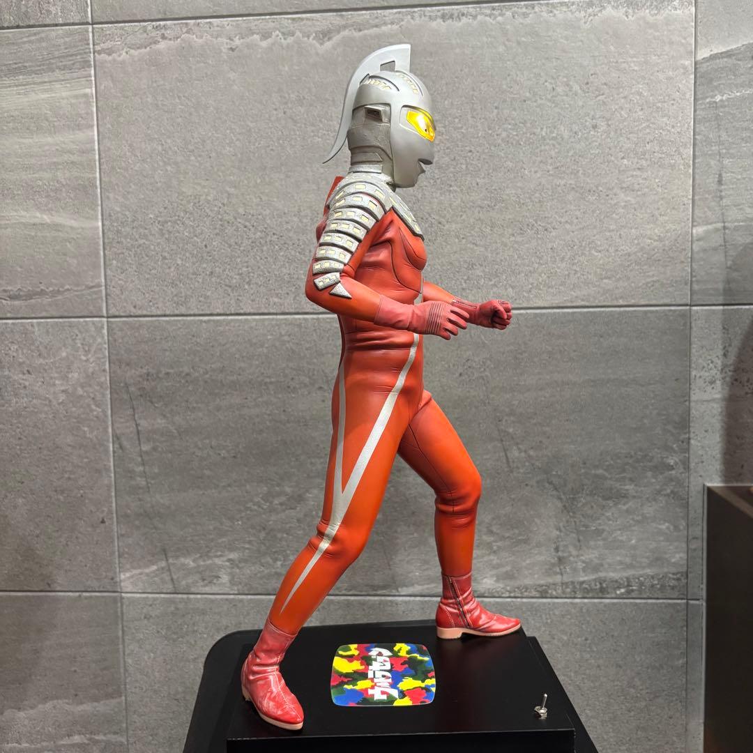 海洋堂　メガソフビ　ウルトラセブン　パラノイア工房　電飾究極完成品