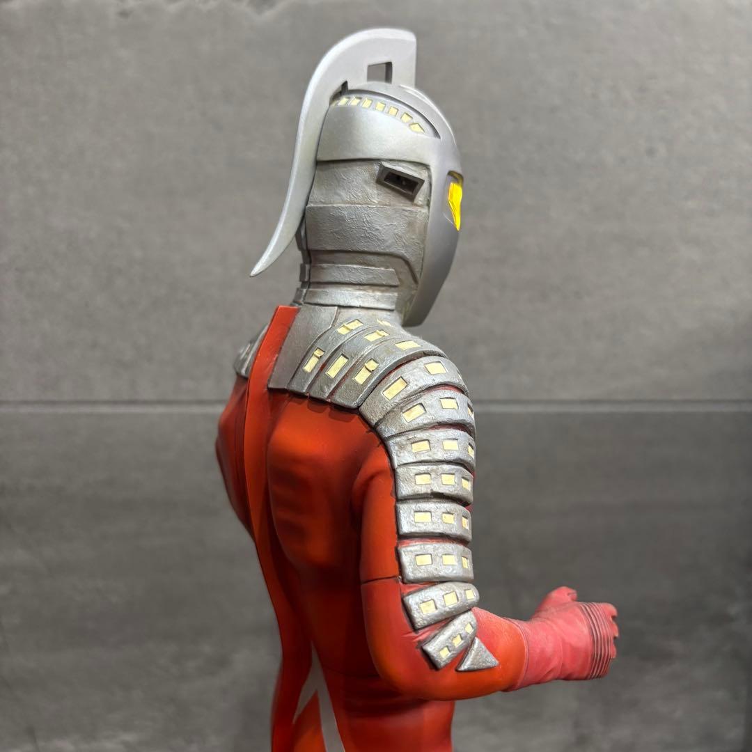 海洋堂　メガソフビ　ウルトラセブン　パラノイア工房　電飾究極完成品