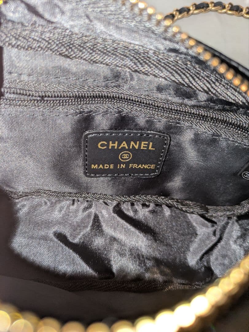 CHANEL ブラック キルティング チェーンショルダーバッグ ノベルティ