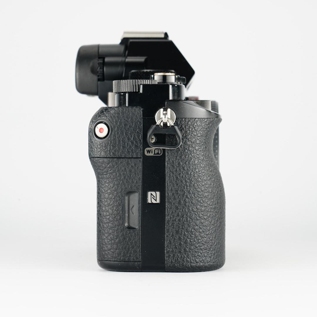 魔法のカメラ★SONY α7S★12,895回完動美品ILCE-7S 564