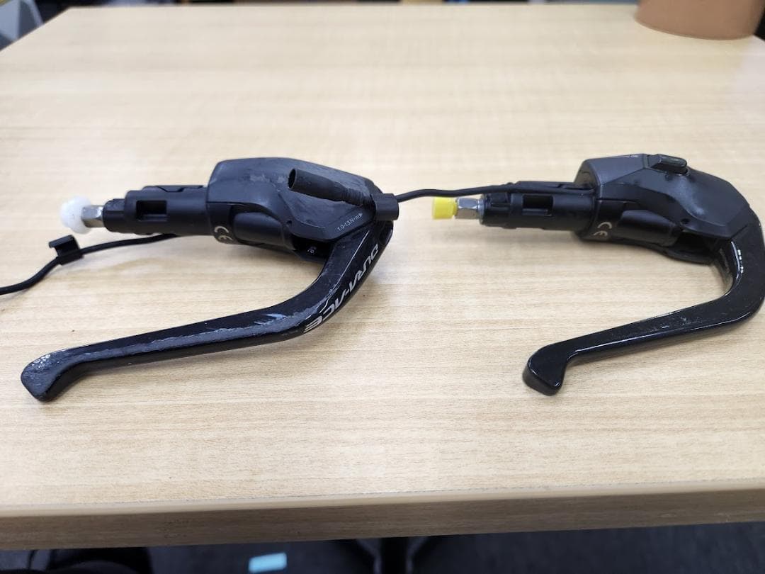 中古　シフター・ブレーキレバー 左右セット ブラック　ST-R9180