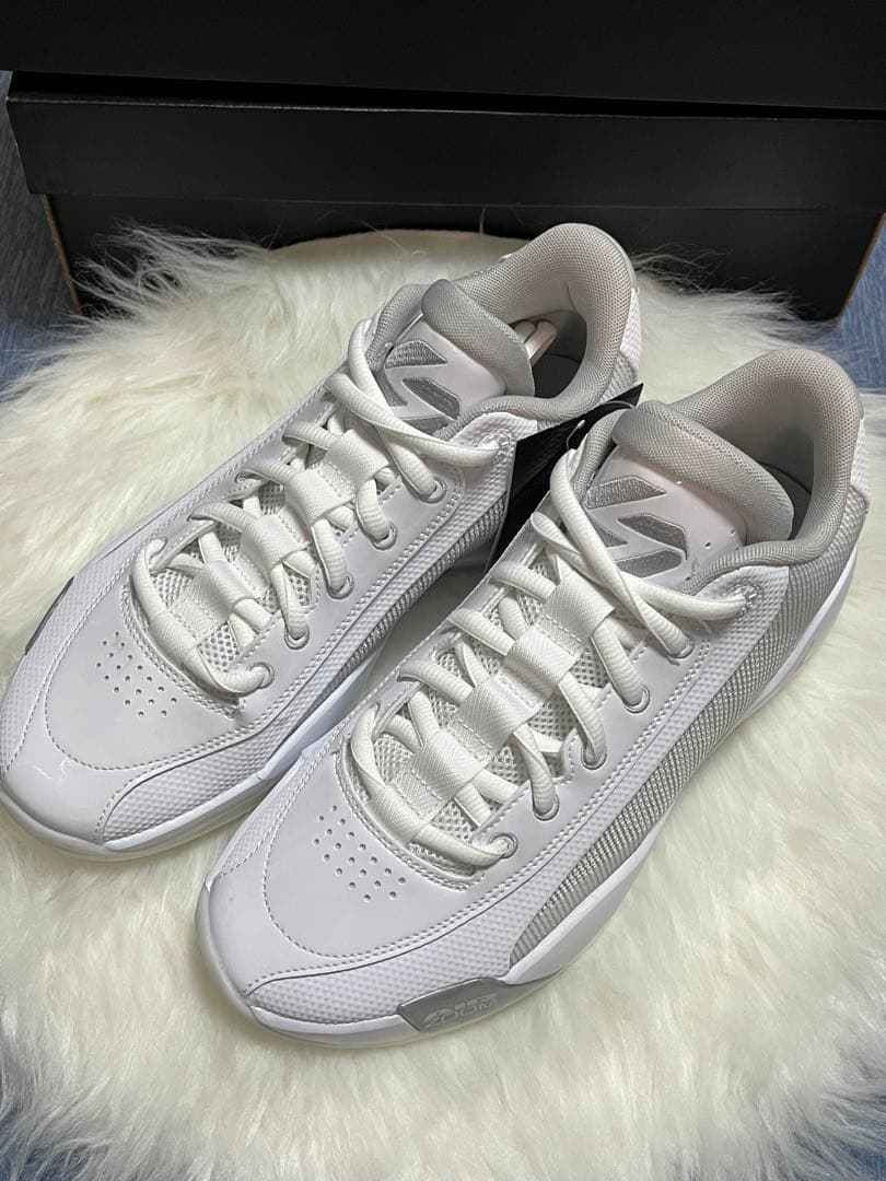 JORDAN LUKA .77 PFジョーダン・ルカ .77 PF 28.5㎝