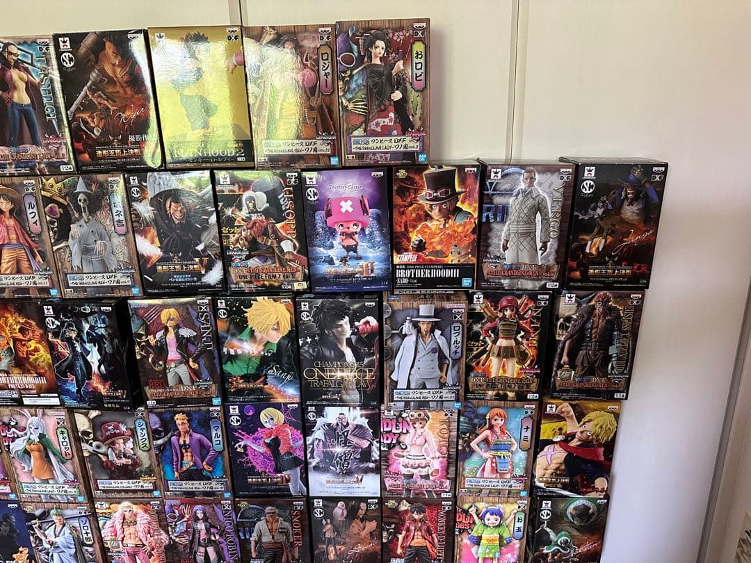 ワンピースフィギュア引退品90個まとめ売り