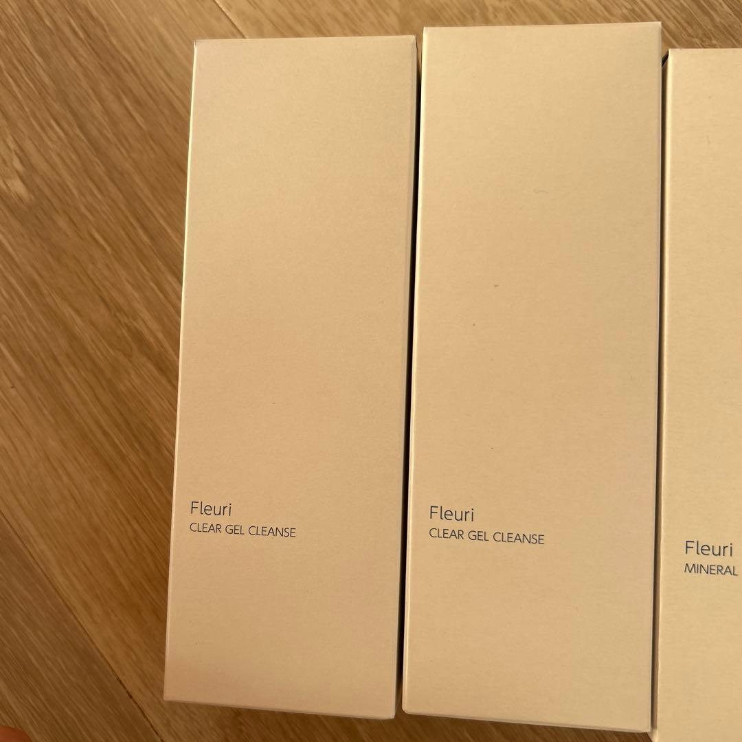 Fleuri ミネラルクレイフォーム 3本& クリアジェルクレンズ2本