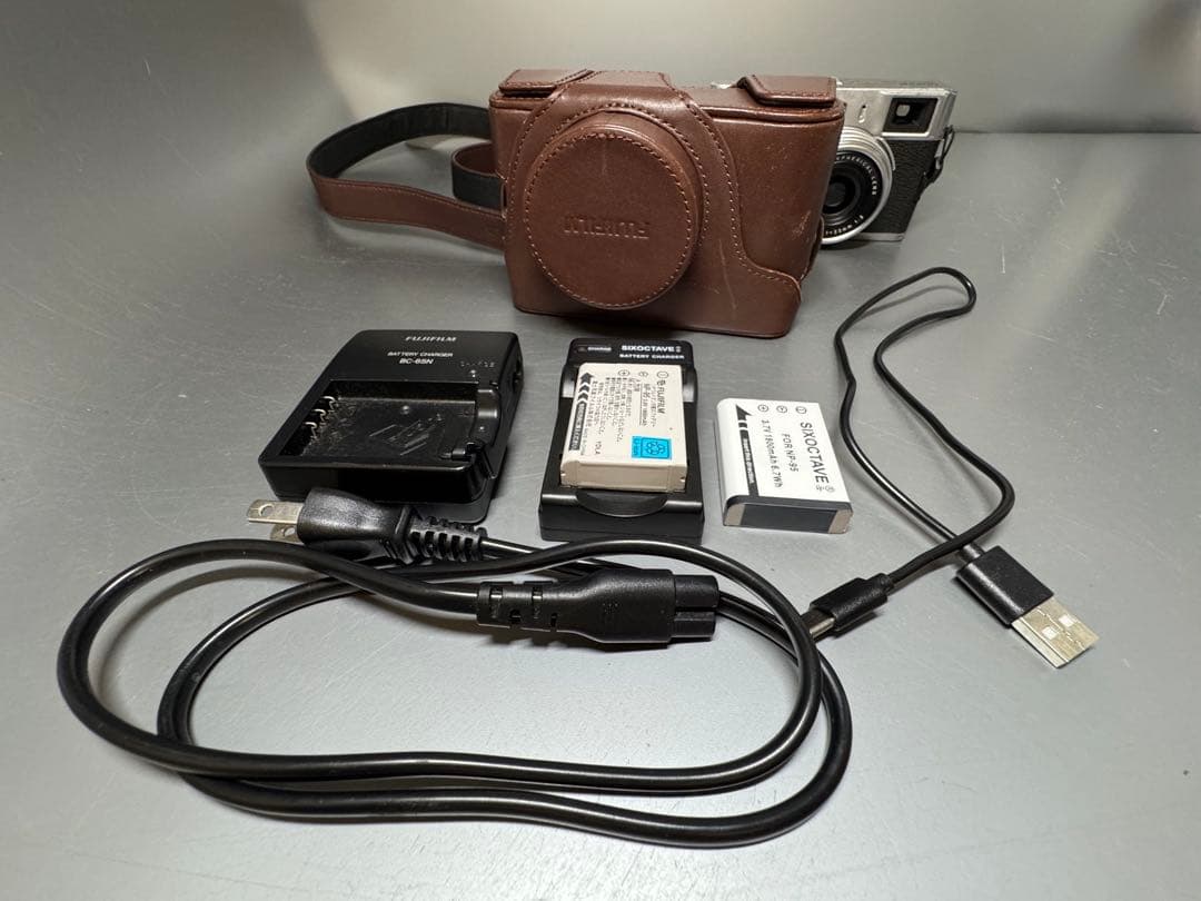 デジタルカメラ FUJIFILM Fine Pix X100