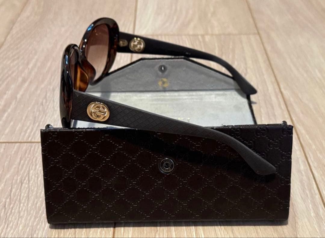 GUCCIブラウン ラウンド型サングラス ケース付き