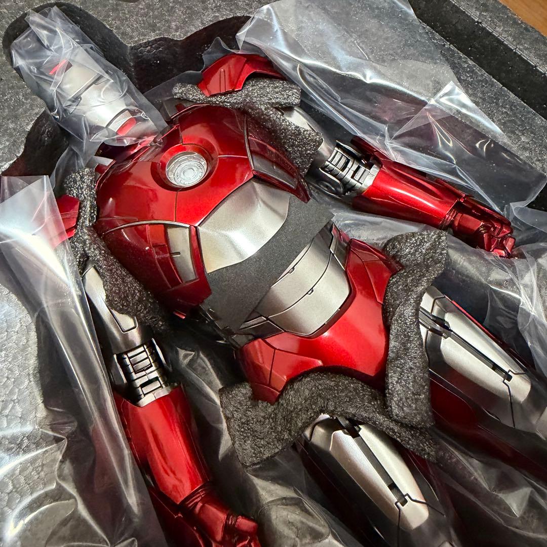 未使用】 ホットトイズ アイアンマン マークVII (D100バージョン)