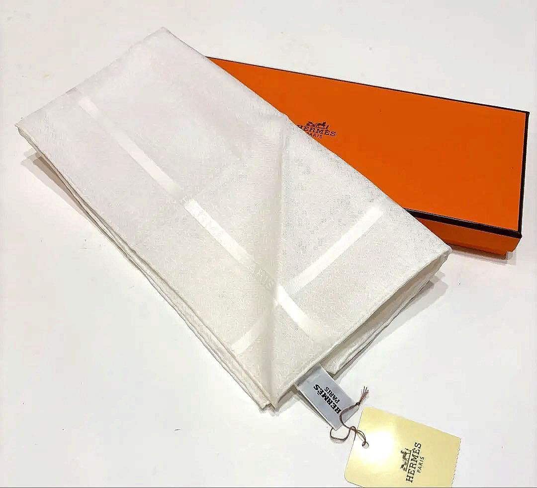 新品タグ付☆エルメス　ハンカチ　ロゴ　H模様　スカーフ　コットンスカーフ美品