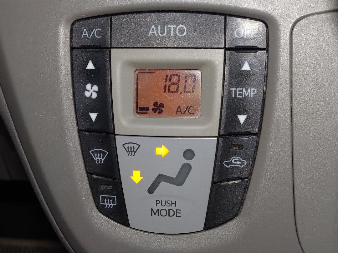 LA300S ミライース エアコン操作パネル