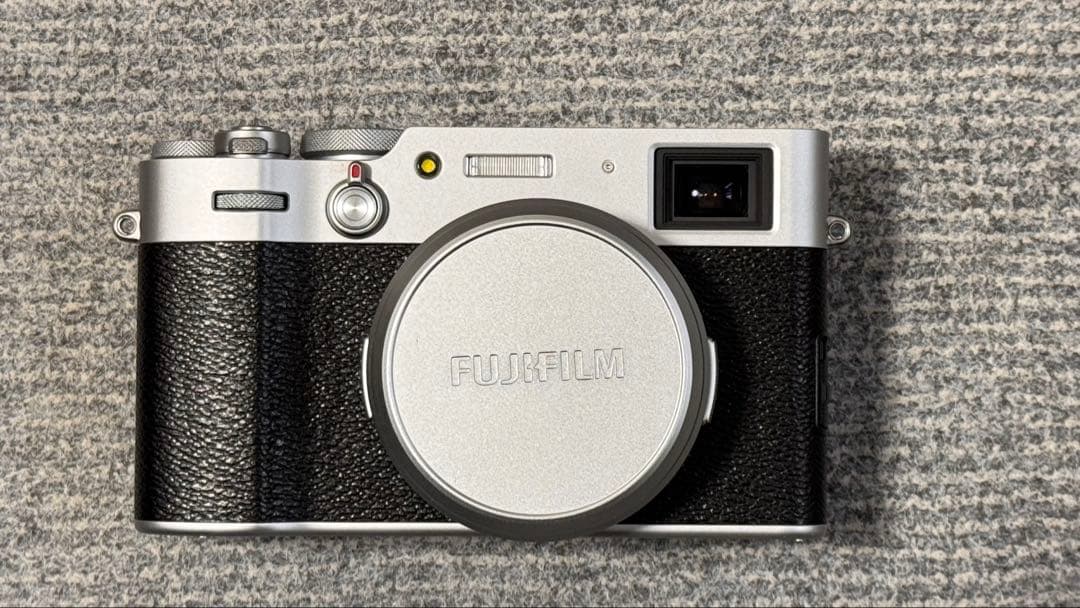 【美品】Fujifilm X100V （シャッター数：700）