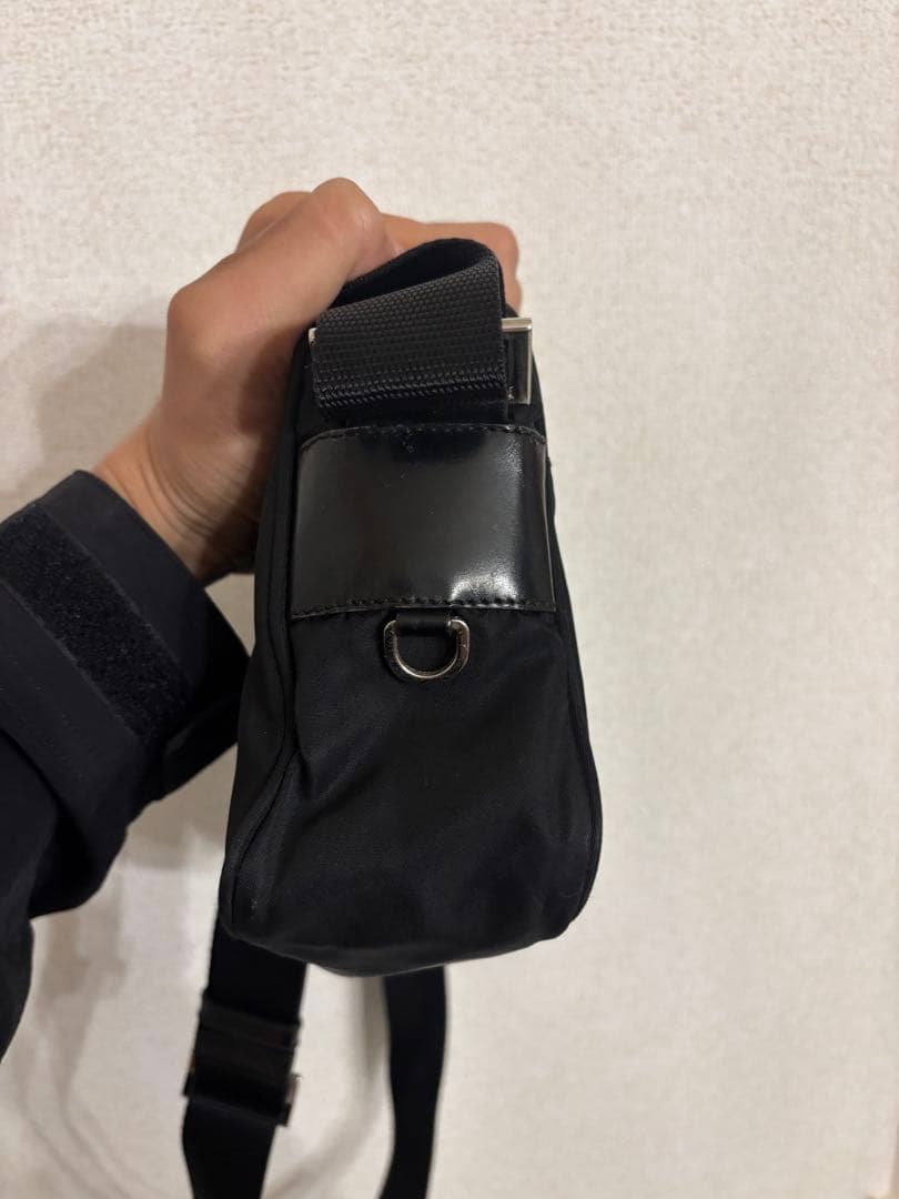 PRADA ブラックショルダーバッグ