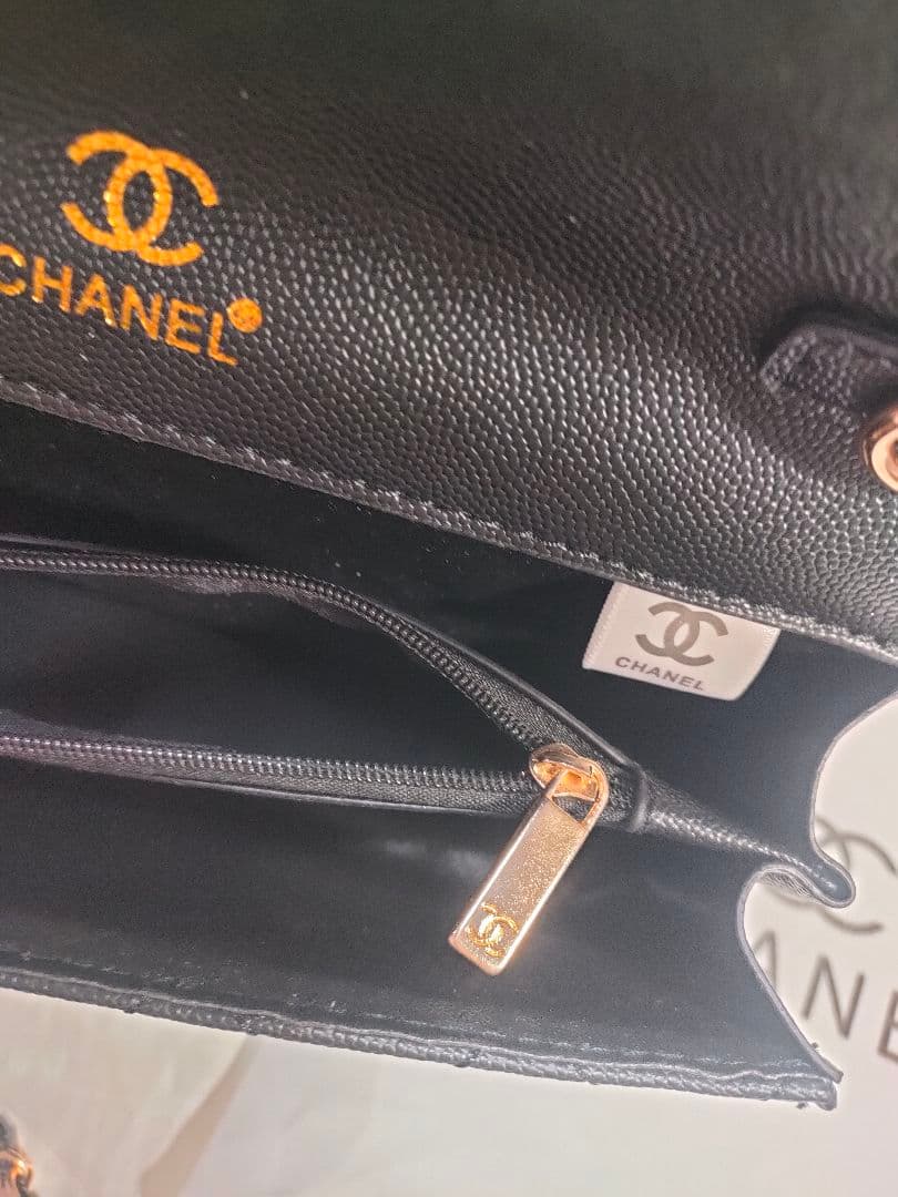 シャネル ショルダーバッグ ゴールド ノベルティ