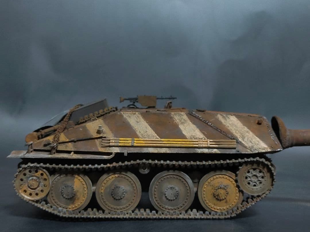 ドイツ 1/35 戦車 完成品タイガー