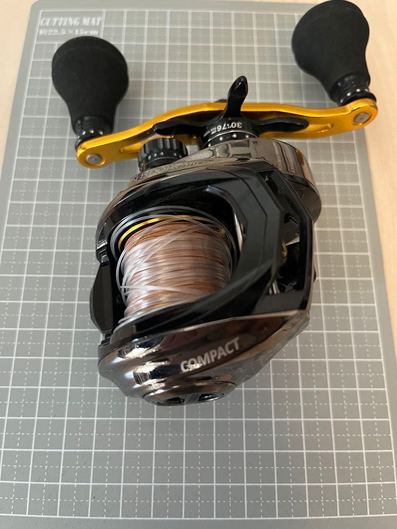 アブガルシア　ビックシューターコンパクトREVO4 ギア比7.3:1