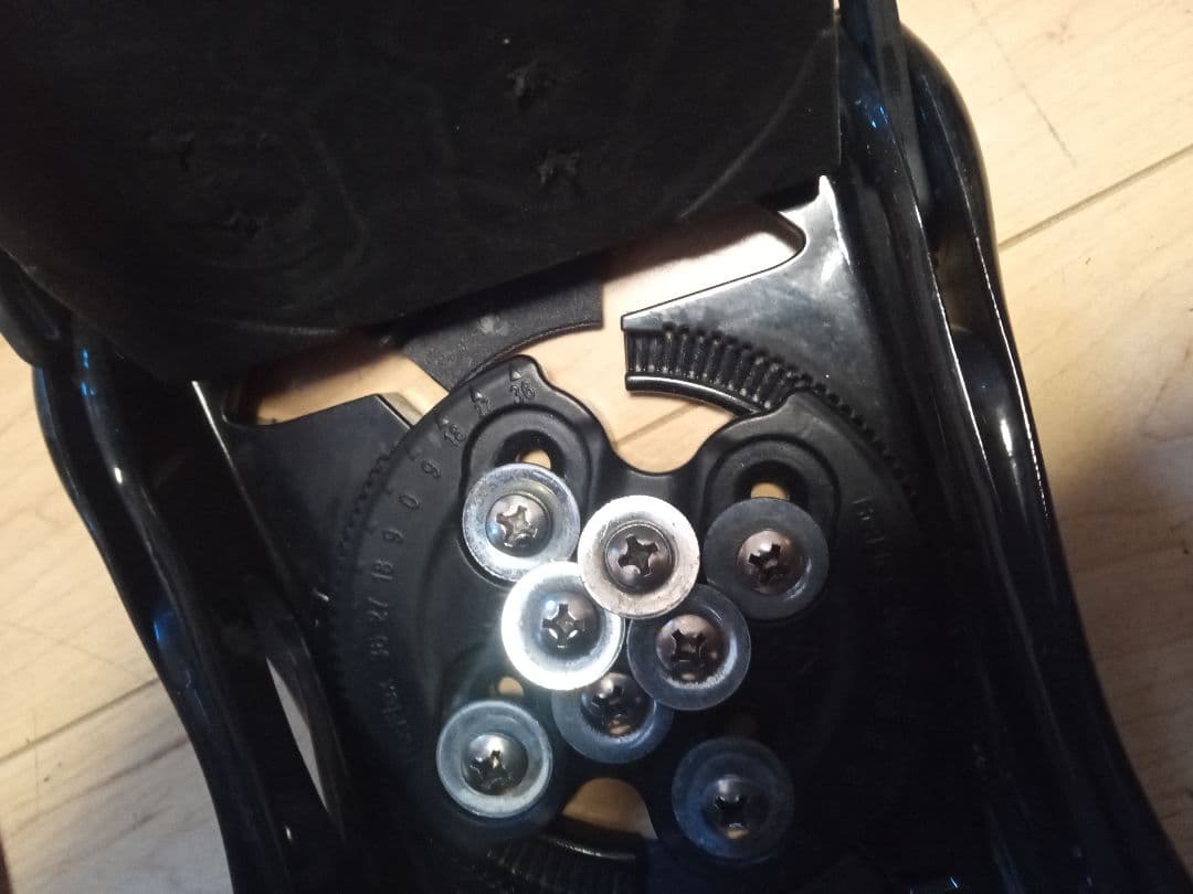 スノーボード　ビンディング　BURTON