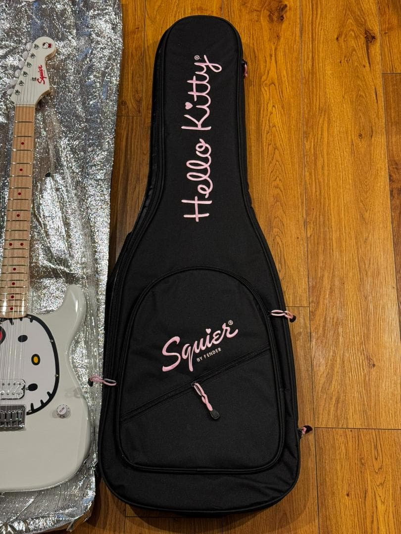 ギター Hello Kitty Stratocaster Limited White
