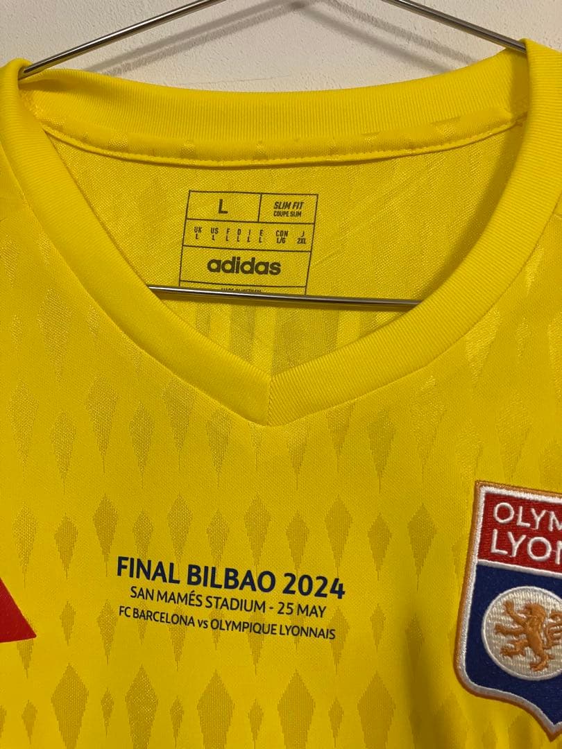 オリンピックリヨン　チャンピオンズリーグ決勝GKユニフォーム　直筆サイン入り