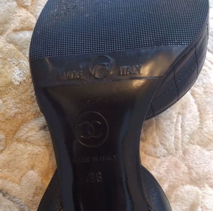 セール価格！！ CHANEL ブラック フラワーサンダル