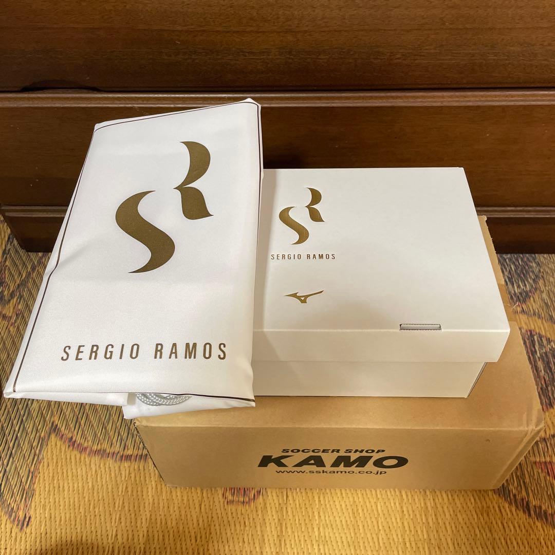 ミズノ サッカースパイク　MIZUNOαセルヒオ・ラモス 27cm新品未使用品