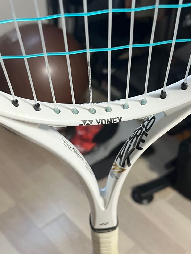 YONEX EZONE テニスラケット ホワイト