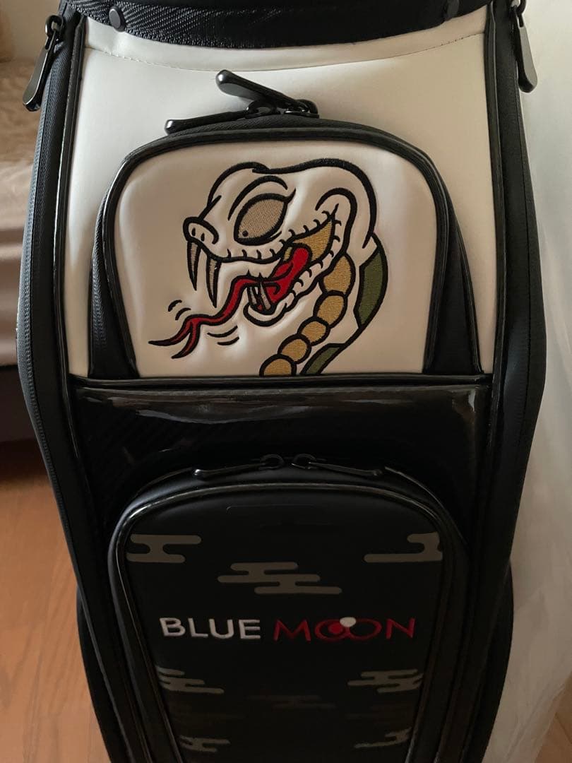 BLUE MOON ゴルフバッグ Snake Swallow