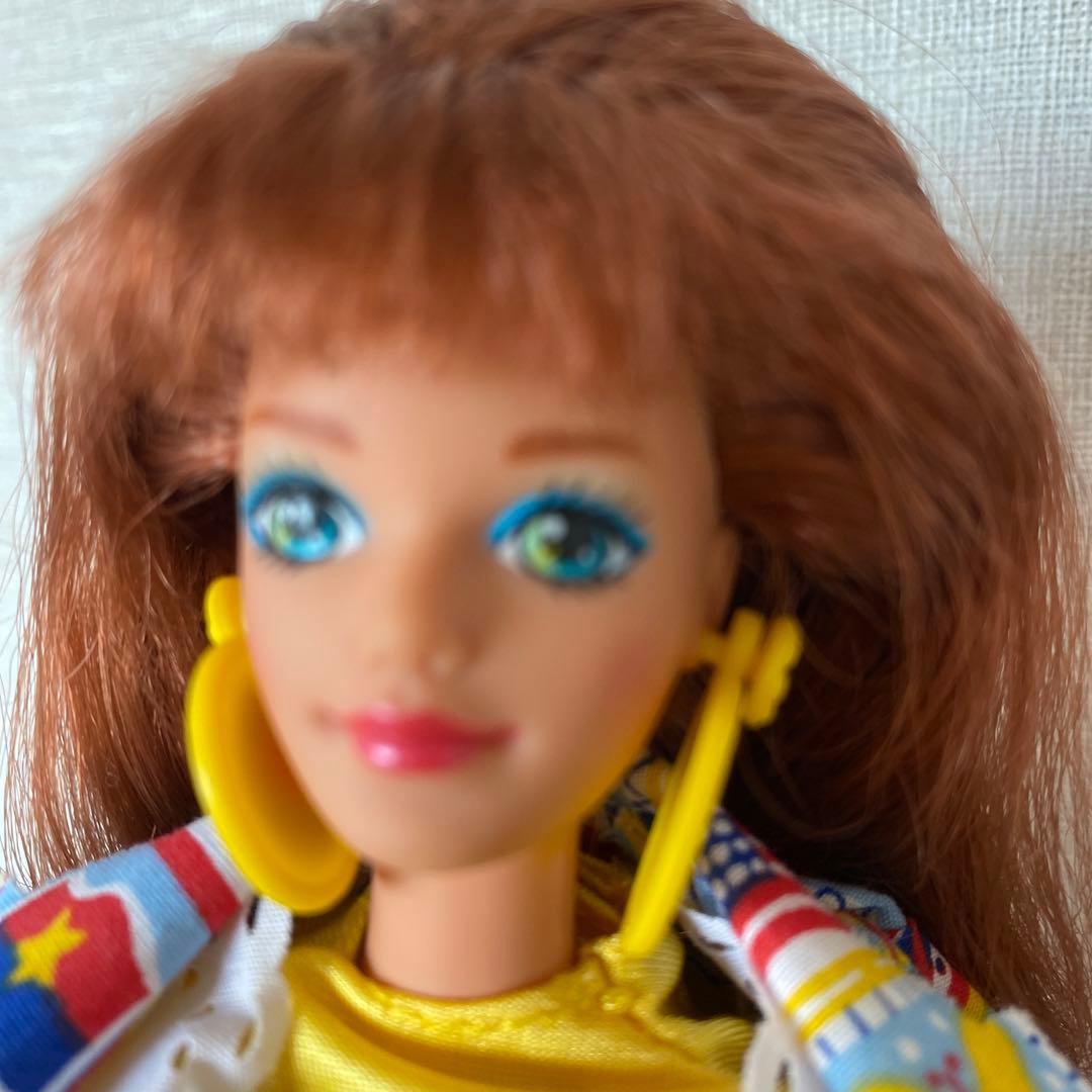 バービー人形、ビンテージ鮮やか服