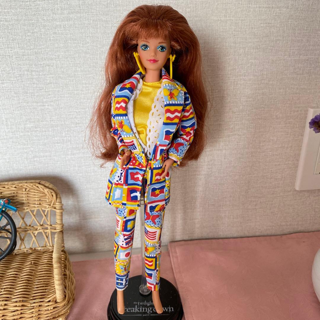バービー人形、ビンテージ鮮やか服