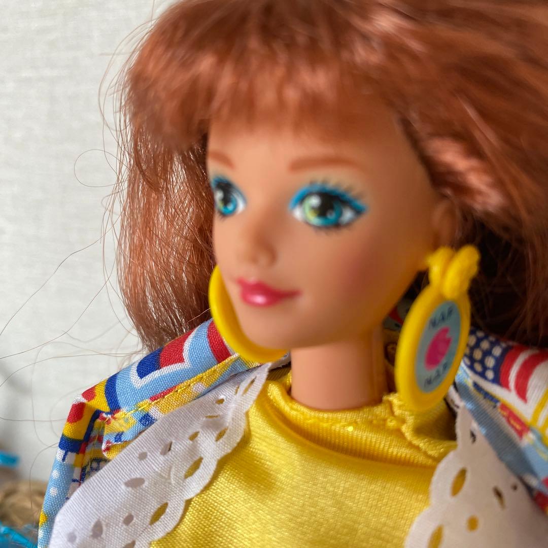 バービー人形、ビンテージ鮮やか服