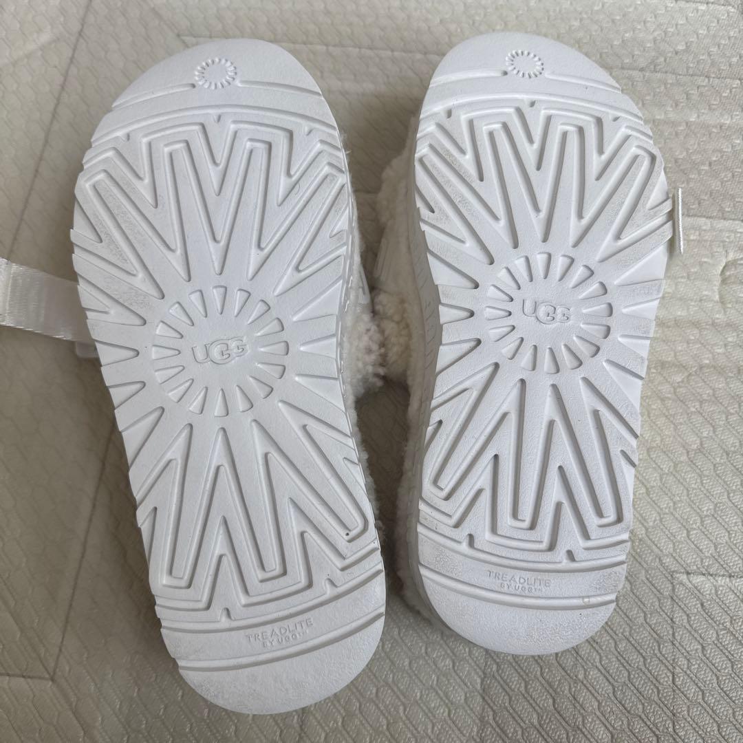 UGG フラッフィータ 新品同様美品　ファーサンダル　24.0