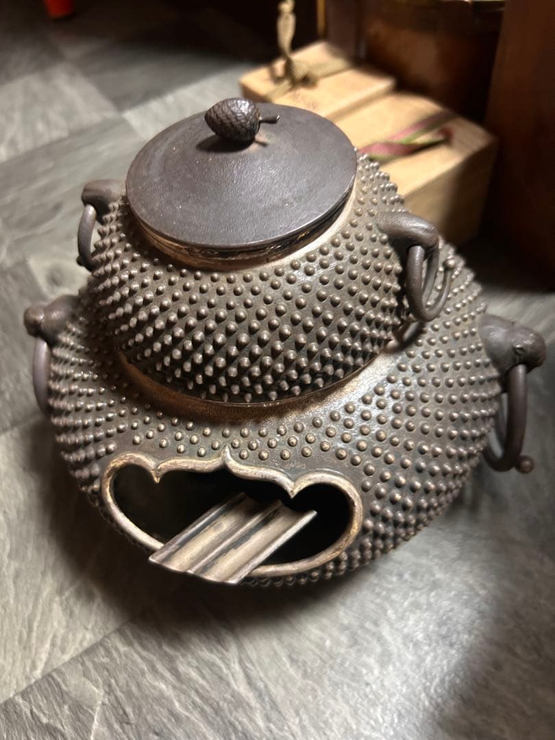 銀製 丸型茶釜 突起模様 1kg