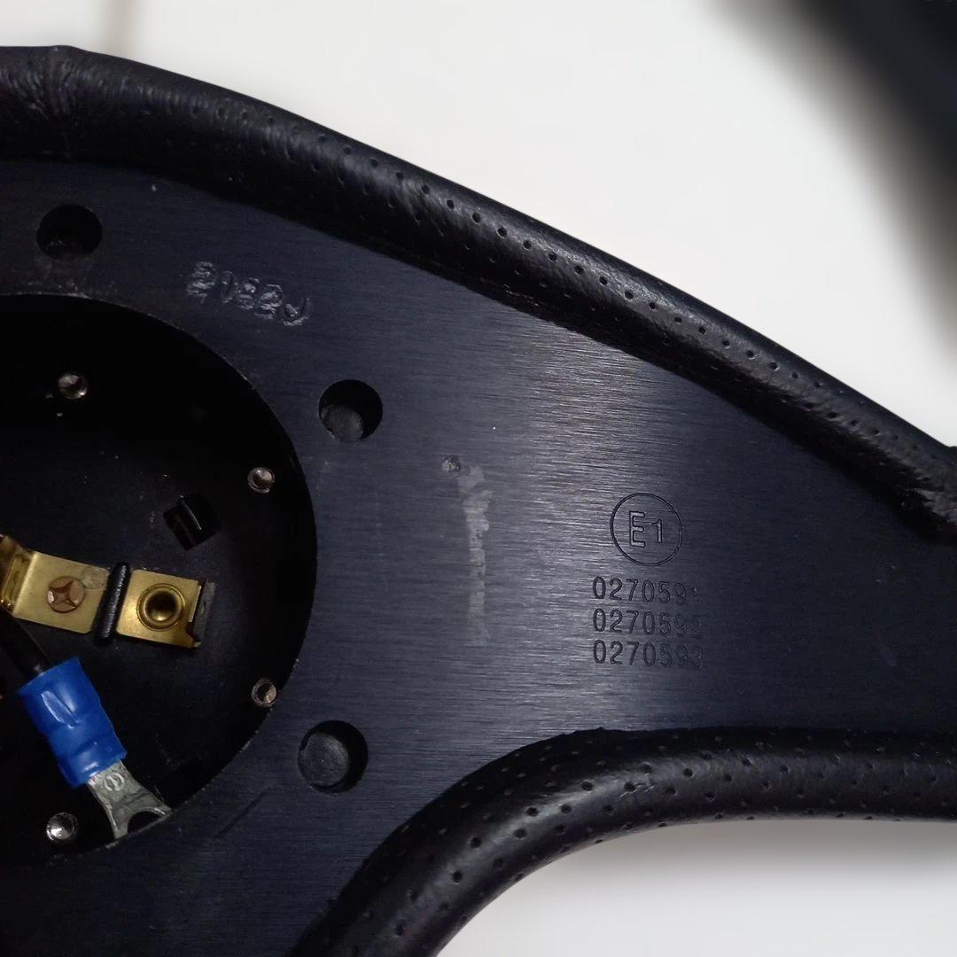 MOMO モモ ステアリング デイトナ3 Φ36.5