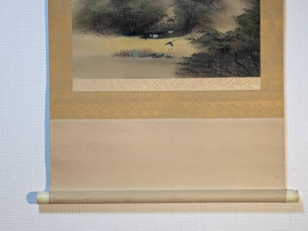 【真作】掛軸　山村幽景図　霧に包まれた茅葺き家と水辺の人物　T153