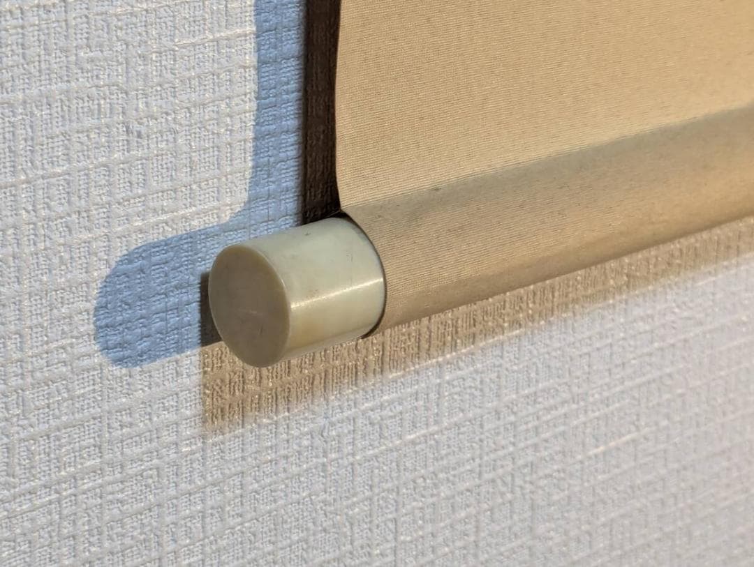 【真作】掛軸　山村幽景図　霧に包まれた茅葺き家と水辺の人物　T153