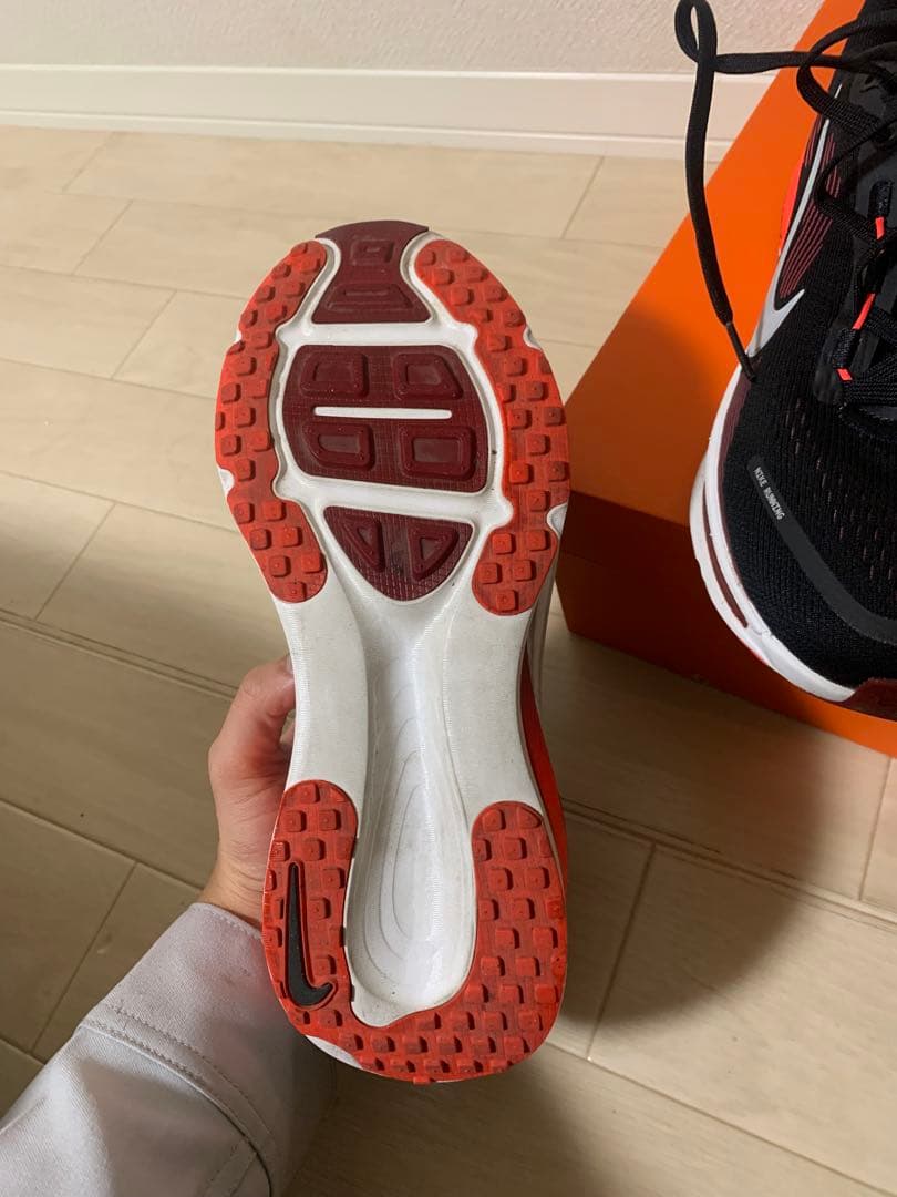 NIKE ランニングシューズ ボメロ18 27cm