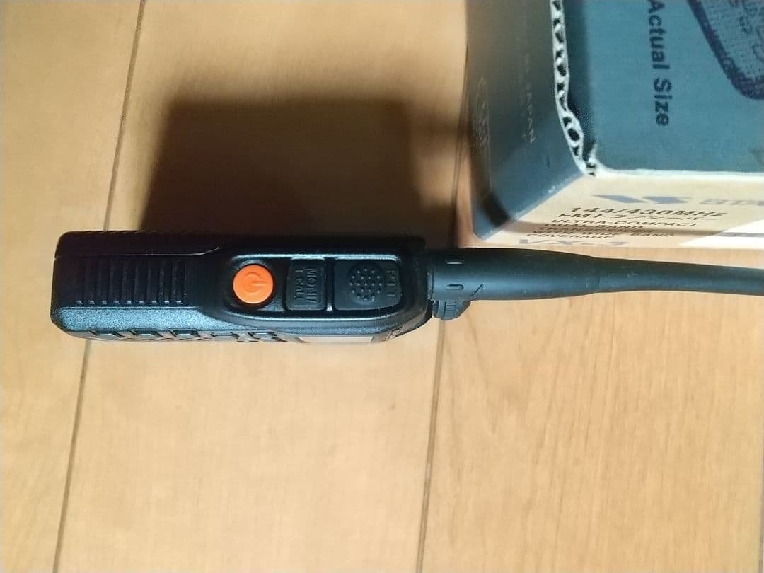 トランシーバー YAESU VX-3