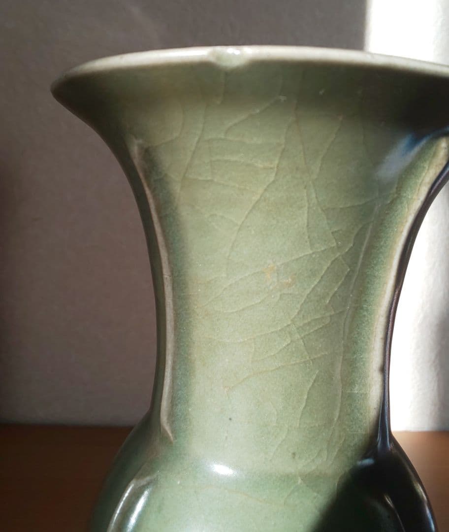 青磁中国美術 宋龍泉窯粉 梅子青出青磁品種 尊式 花瓶