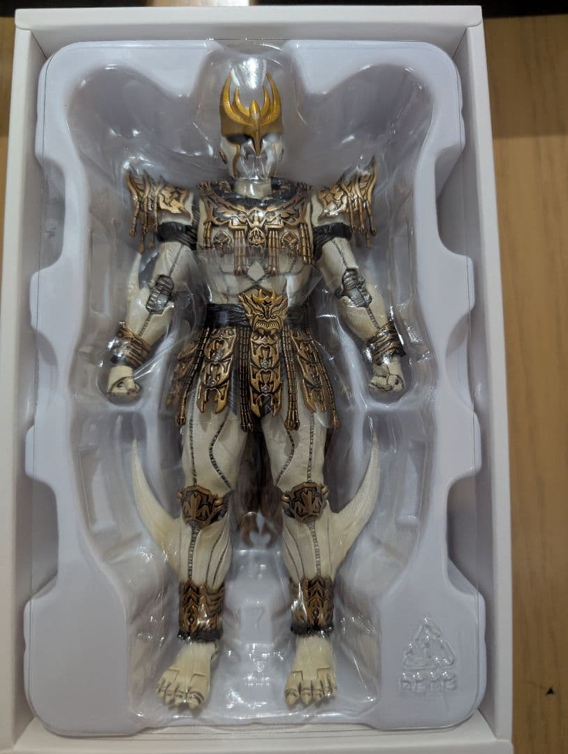 真骨頂 仮面ライダークウガ アルティメットフォーム＆ン・ダグバ・ゼバ　セット