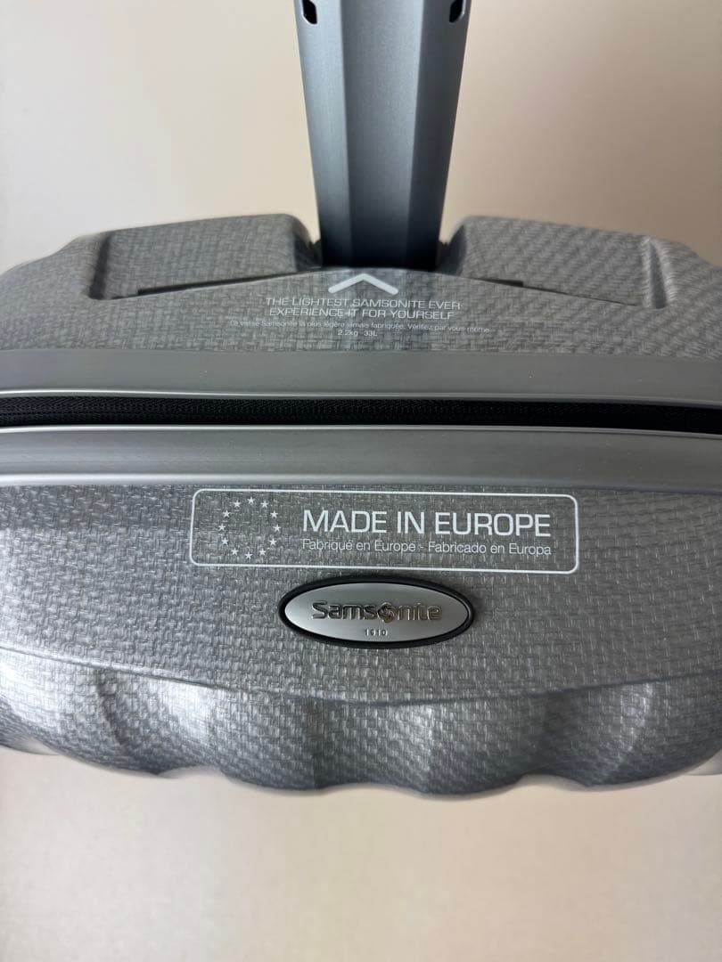 Samsonite コスモライト　シルバー キャリーケース　機内持ち込可能サイズ