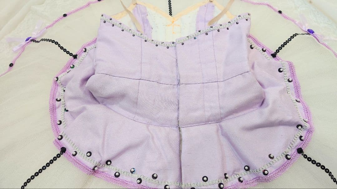 【アルレギナーダ、サタネラ】 チャコット・バレエ衣裳 袖飾り付き 美品 ４号