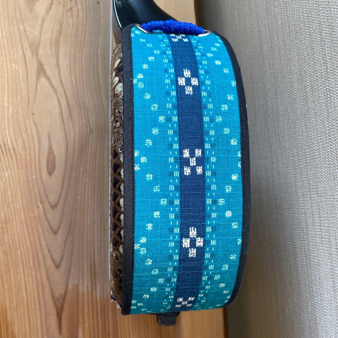 三線　本革　スタンド付き