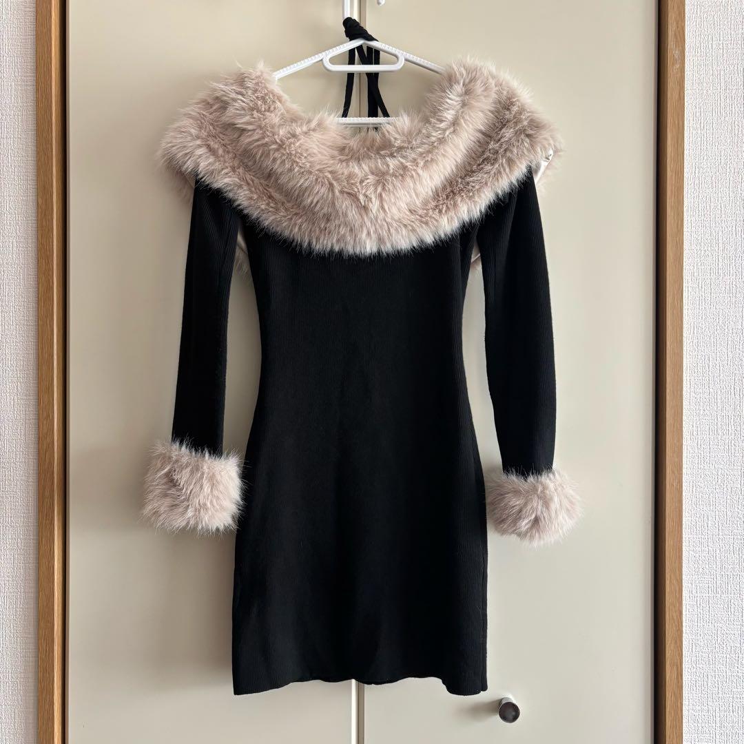 LIP SERVICE ファーオフショルボタンニットワンピース ブラックSサイズ