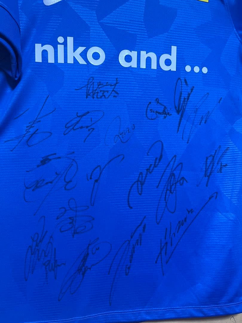 サッカー ユニフォーム サイン入り