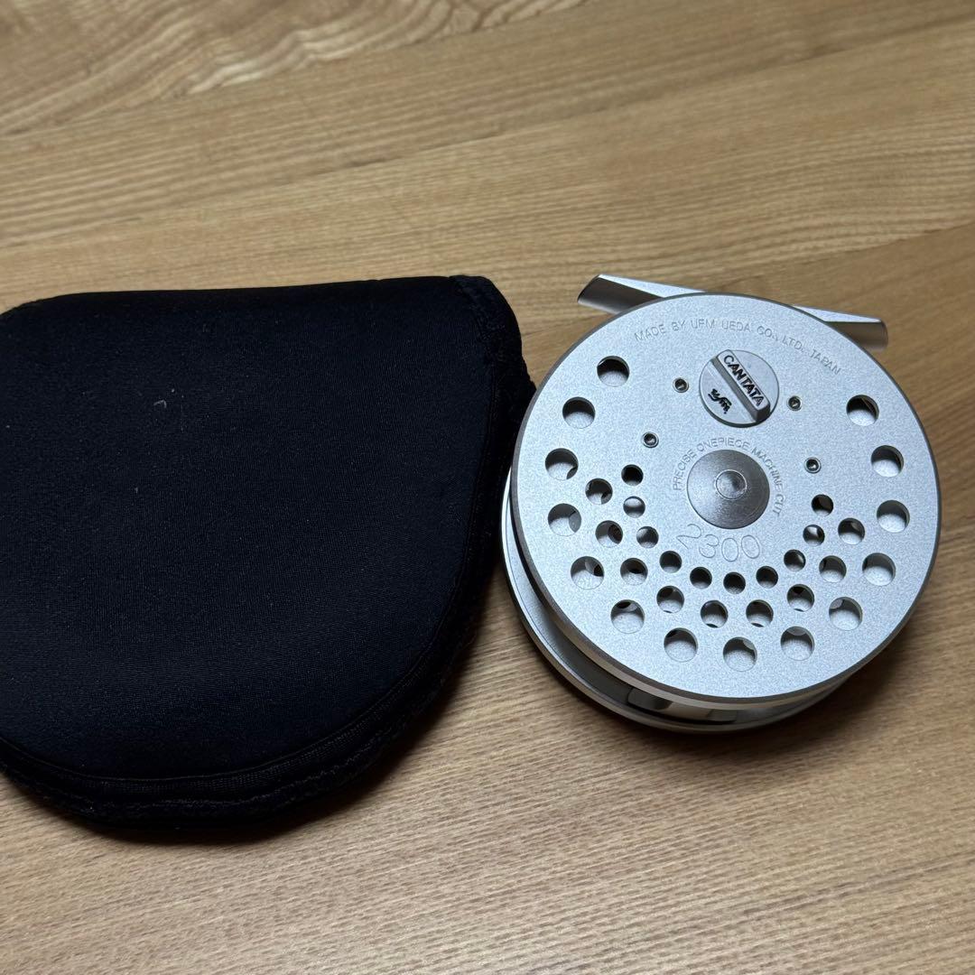 CANTATA 2300 フライリール シルバー