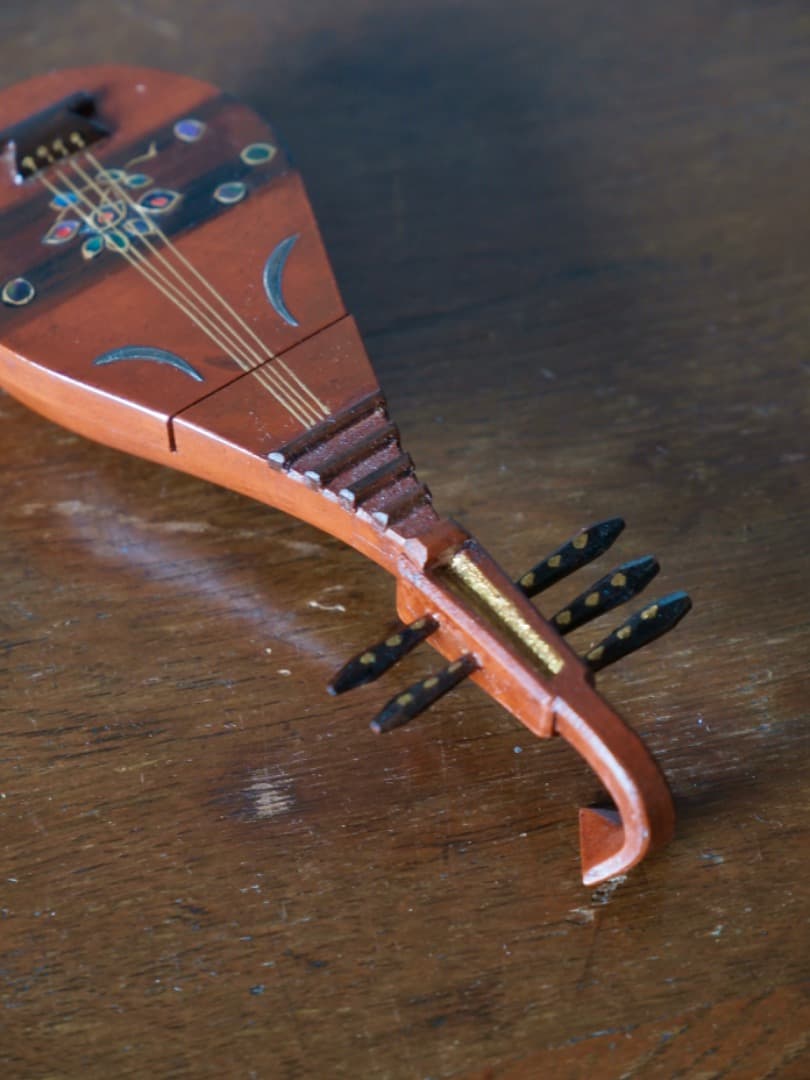 中林星山　木地寄　琵琶香合　茶道具　香道具　共箱　Q2209