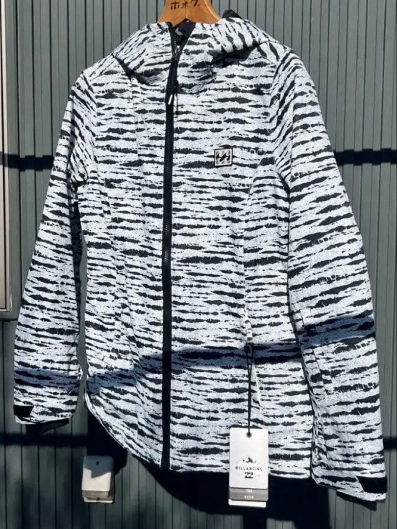 新品 ビラボン Sサイズ スノボ スキー ウェア（女性用）
