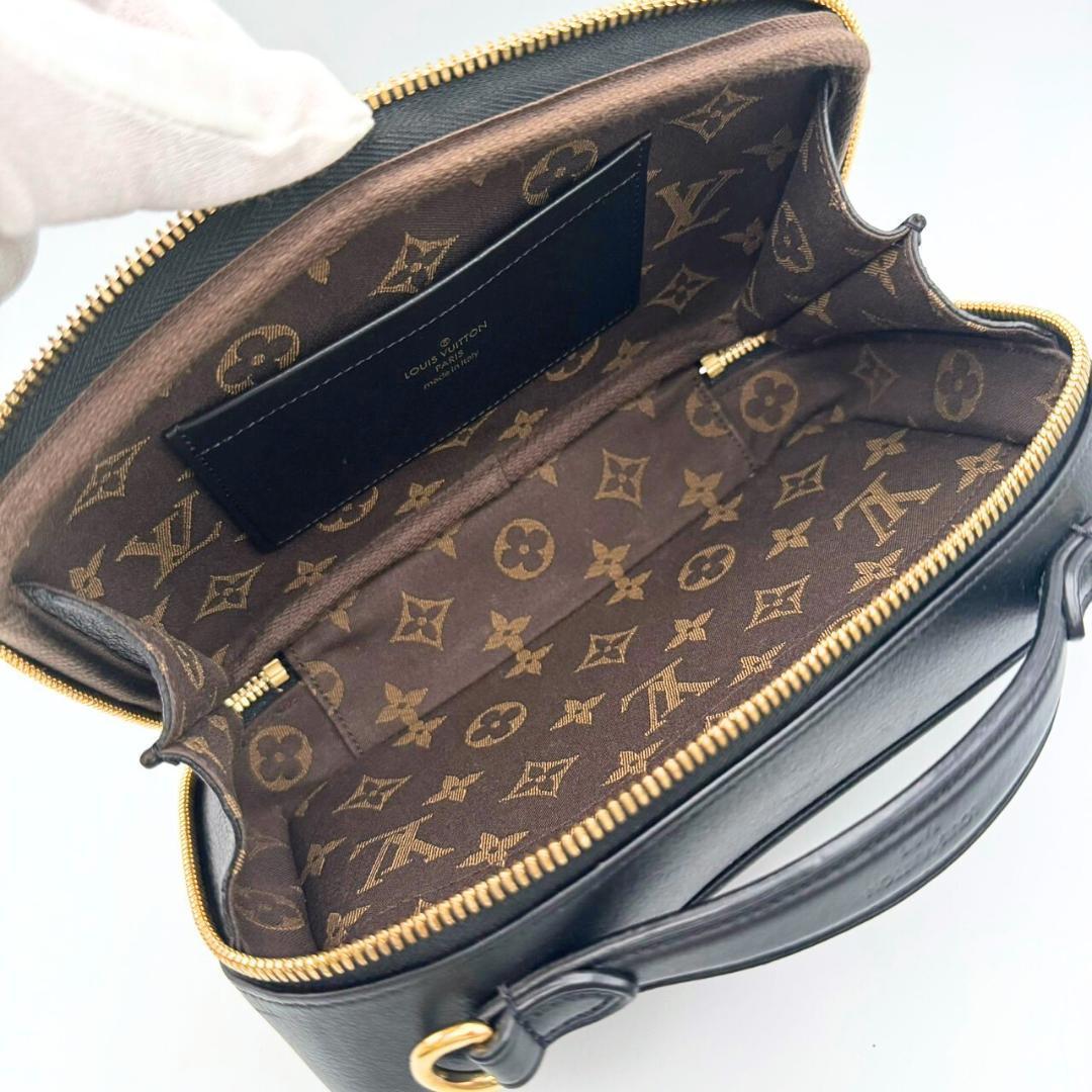 Ü ヴィトン ユーティリティ クロスボディ M80450 ショルダーバッグ