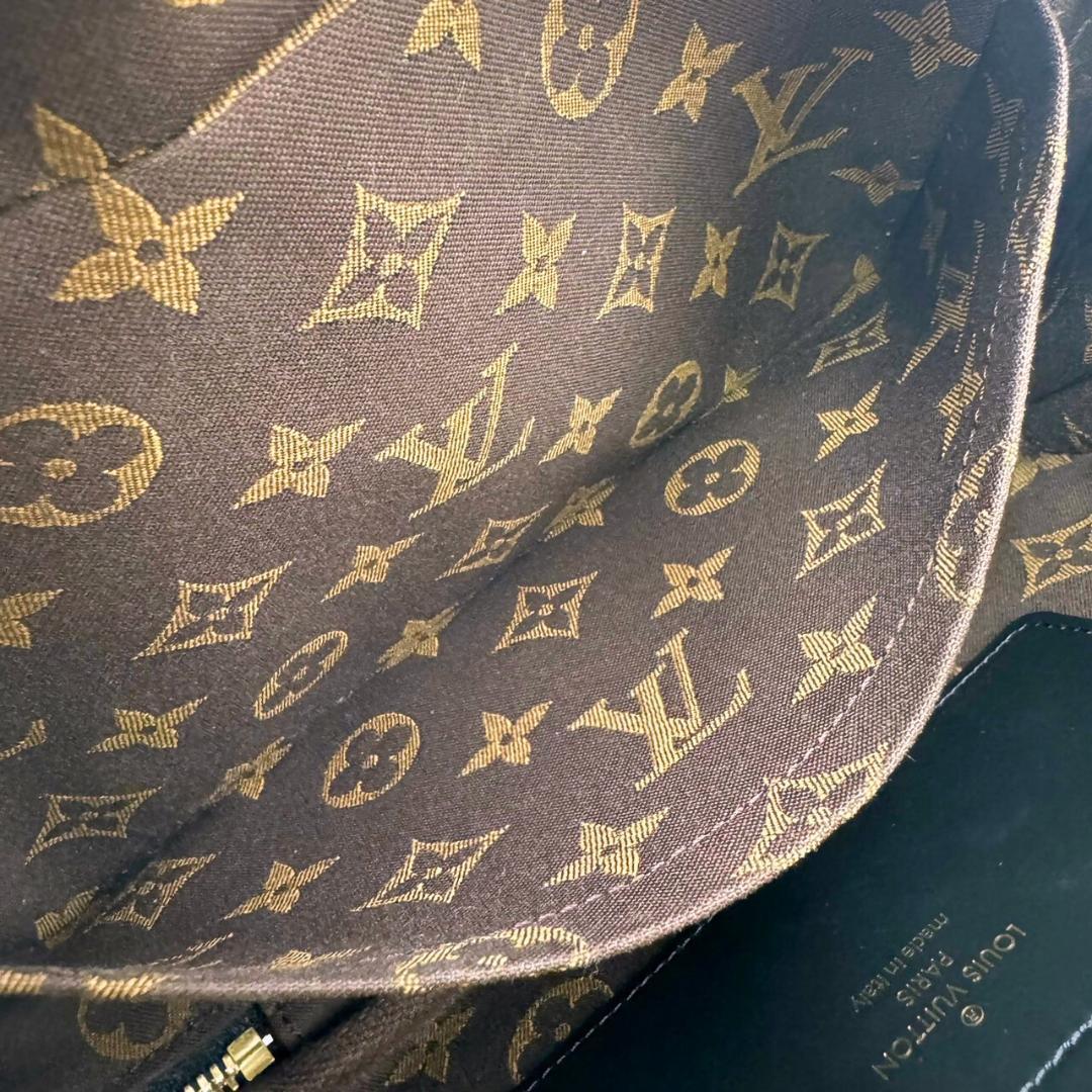 Ü ヴィトン ユーティリティ クロスボディ M80450 ショルダーバッグ